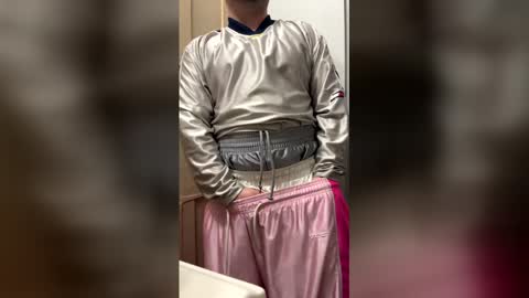 Snapshot of mikeballshorts chatting on 05/02/26, 07:24 mikeballshorts online show from 05/02/26, 07:24