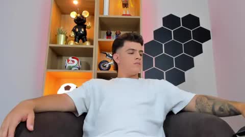 Snapshot of mikecooper_ chatting on 07/19/26, 05:00 Mike Cooper online show from 07/19/26, 05:00