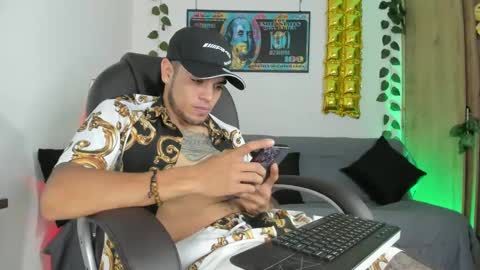 Snapshot of mikee_scooth chatting on 12/16/24, 12:49 mikee_scooth online show from 12/16/24, 12:49