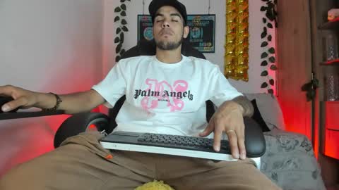 Snapshot of mikee_scooth chatting on 01/12/25, 07:10 mikee_scooth online show from 01/12/25, 07:10