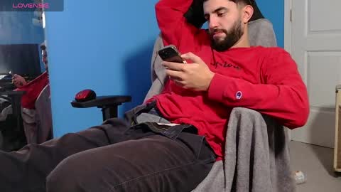 Snapshot of mikehawk1589 chatting on 01/07/25, 05:54 mikehawk1589 online show from 01/07/25, 05:54