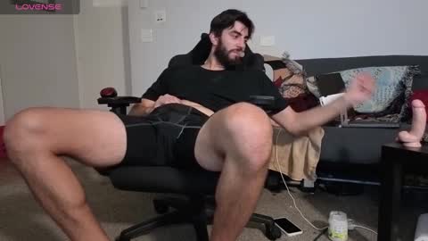 Snapshot of mikehawk1589 chatting on 09/19/25, 03:30 mikehawk1589 online show from 09/19/25, 03:30