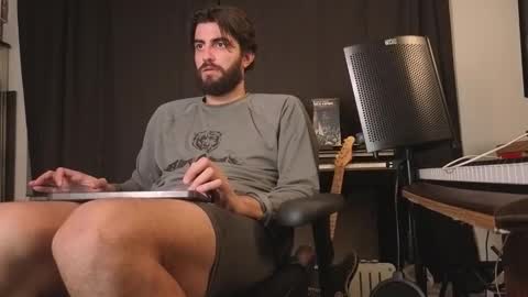 Snapshot of mikehawk1589 chatting on 03/24/26, 05:34 mikehawk1589 online show from 03/24/26, 05:34