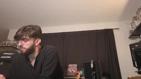 Snapshot of mikehawk1589 chatting on 04/12/26, 09:03 mikehawk1589 online show from 04/12/26, 09:03