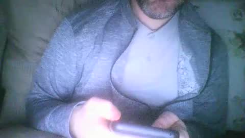 Snapshot of mikehockishuge9 chatting on 01/07/25, 04:05 mikehockishuge9 online show from 01/07/25, 04:05