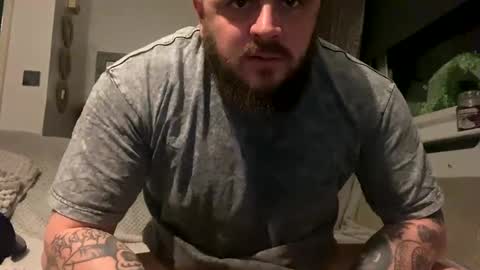 Snapshot of mikehole25 chatting on 02/18/26, 05:25 mikehole25 online show from 02/18/26, 05:25