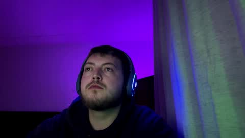 Snapshot of mikejones19988 chatting on 12/22/25, 09:34 jake online show from 12/22/25, 09:34