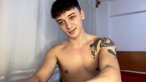 Snapshot of mikelaur chatting on 12/01/24, 06:52 MikeLaur online show from 12/01/24, 06:52