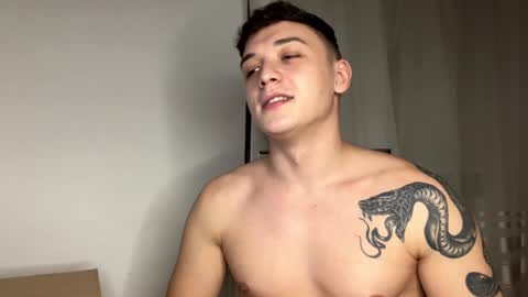 Snapshot of mikelaur chatting on 12/18/24, 07:08 MikeLaur online show from 12/18/24, 07:08