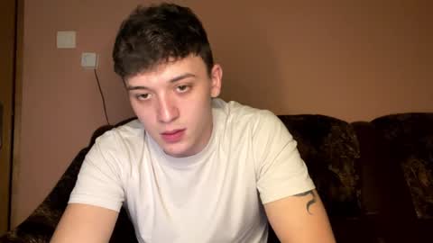 Snapshot of mikelaur chatting on 01/06/25, 07:24 MikeLaur online show from 01/06/25, 07:24