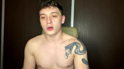 Snapshot of mikelaur chatting on 02/11/25, 09:14 MikeLaur online show from 02/11/25, 09:14