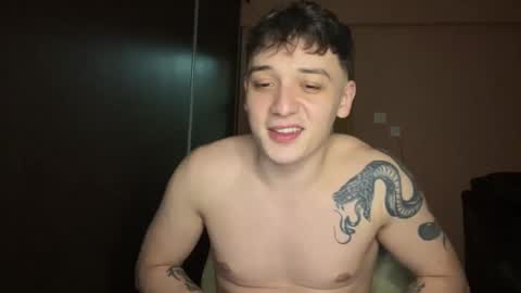 Snapshot of mikelaur chatting on 02/24/25, 06:26 MikeLaur online show from 02/24/25, 06:26