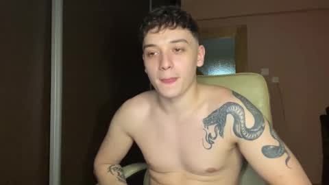 Snapshot of mikelaur chatting on 02/25/25, 06:42 MikeLaur online show from 02/25/25, 06:42