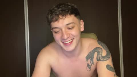 Snapshot of mikelaur chatting on 03/05/25, 07:27 MikeLaur online show from 03/05/25, 07:27