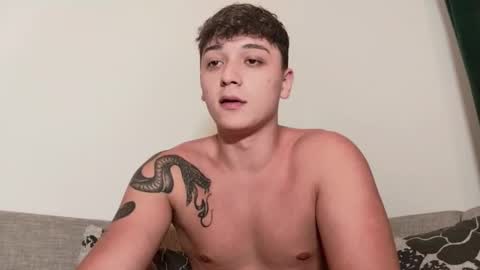 Snapshot of mikelaur chatting on 10/02/25, 04:36 MikeLaur online show from 10/02/25, 04:36