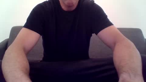 Snapshot of mikeps23 chatting on 06/27/26, 01:10 mikeps23 online show from 06/27/26, 01:10