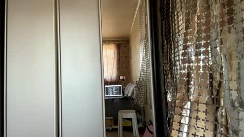 Snapshot of mikeschuetz chatting on 04/21/26, 07:25 Mila online show from 04/21/26, 07:25