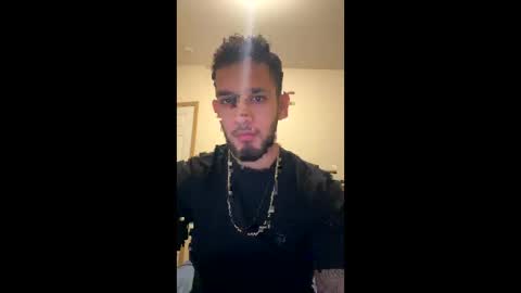 Snapshot of mikethomson01 chatting on 02/05/25, 12:53 Mike online show from 02/05/25, 12:53