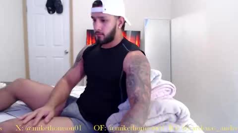 Snapshot of mikethomson01 chatting on 10/29/25, 09:38 Mike online show from 10/29/25, 09:38