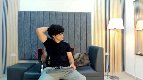 Snapshot of mikey_banji chatting on 09/15/25, 12:16 mikey_banji online show from 09/15/25, 12:16