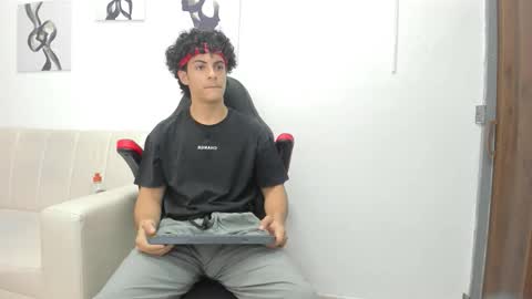 Snapshot of mikey_banji chatting on 09/19/25, 12:39 mikey_banji online show from 09/19/25, 12:39