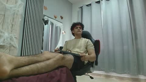 Snapshot of mikey_banji chatting on 10/13/25, 12:38 mikey_banji online show from 10/13/25, 12:38
