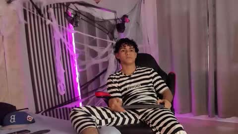 mikey_banji online show from 10/31/25, 01:01