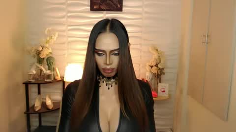 Mistress MikeyAlawi online show from 12/16/24, 07:26