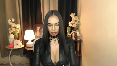 Mistress MikeyAlawi online show from 02/01/25, 10:15