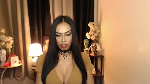 Mistress MikeyAlawi online show from 02/10/25, 06:24