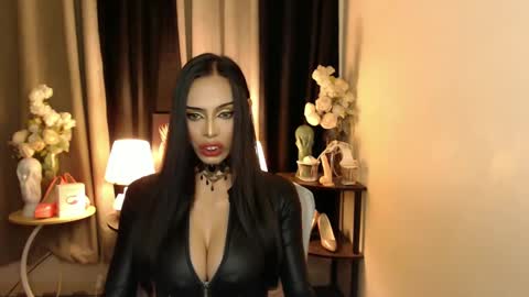 Mistress MikeyAlawi online show from 02/17/25, 01:42
