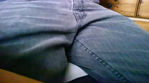 Snapshot of mikeybed chatting on 01/19/26, 10:19 mikeybed online show from 01/19/26, 10:19