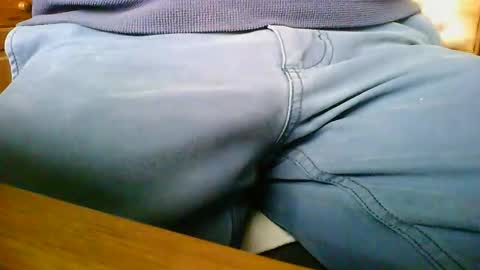 Snapshot of mikeybed chatting on 02/10/26, 12:53 mikeybed online show from 02/10/26, 12:53