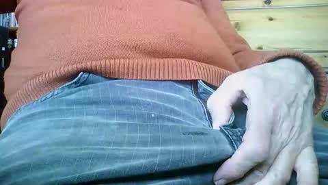 Snapshot of mikeybed chatting on 03/14/26, 03:39 mikeybed online show from 03/14/26, 03:39