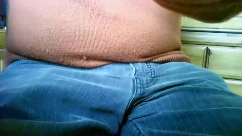 Snapshot of mikeybed chatting on 03/17/26, 01:14 mikeybed online show from 03/17/26, 01:14