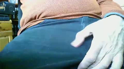 Snapshot of mikeybed chatting on 03/31/26, 11:54 mikeybed online show from 03/31/26, 11:54