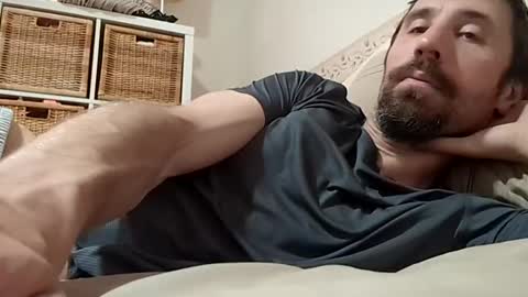 Snapshot of mikeyboy6666 chatting on 12/21/24, 03:14 Mikey Boy online show from 12/21/24, 03:14