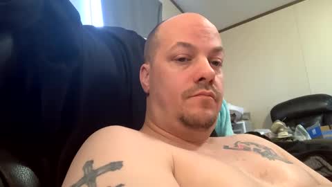 Snapshot of mikeylikesit2222 chatting on 01/21/25, 09:36 mikeylikesit2222 online show from 01/21/25, 09:36