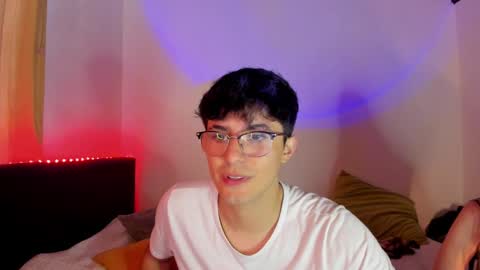 Snapshot of mikeyvioleta chatting on 01/06/25, 06:41 VIOLETAMIKE online show from 01/06/25, 06:41