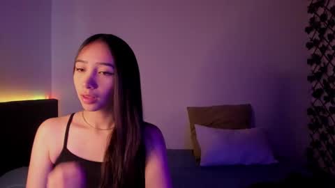 Snapshot of mikeyvioleta chatting on 03/06/25, 05:11 VIOLETAMIKE online show from 03/06/25, 05:11