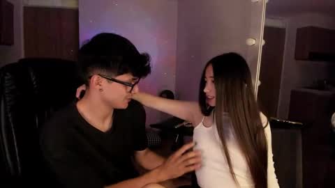 Snapshot of mikeyvioleta chatting on 09/21/25, 12:01 VIOLETAMIKE online show from 09/21/25, 12:01