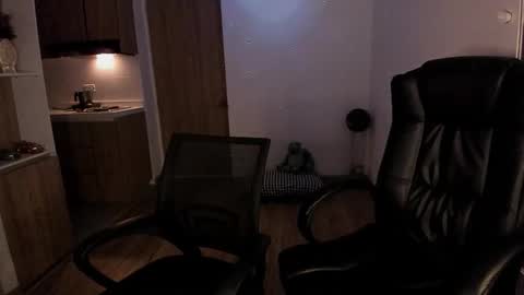 Snapshot of mikeyvioleta chatting on 09/23/25, 12:46 VIOLETAMIKE online show from 09/23/25, 12:46