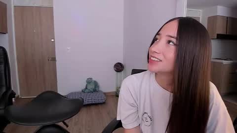 Snapshot of mikeyvioleta chatting on 09/23/25, 06:00 VIOLETAMIKE online show from 09/23/25, 06:00