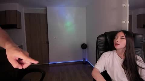 Snapshot of mikeyvioleta chatting on 10/10/25, 01:37 VIOLETAMIKE online show from 10/10/25, 01:37