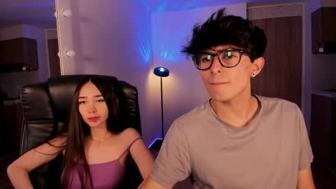 Snapshot of mikeyvioleta chatting on 11/26/25, 12:00 VIOLETAMIKE online show from 11/26/25, 12:00