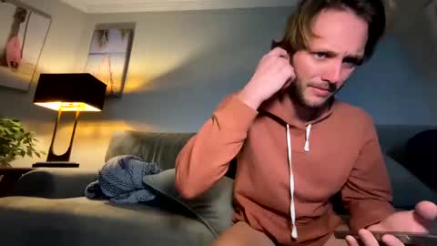 Snapshot of mikeywhite123 chatting on 01/21/25, 07:58 mikeywhite123 online show from 01/21/25, 07:58