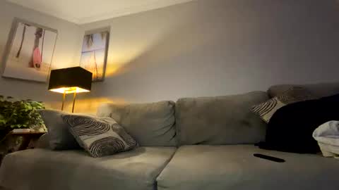 Snapshot of mikeywhite123 chatting on 01/22/25, 05:37 mikeywhite123 online show from 01/22/25, 05:37