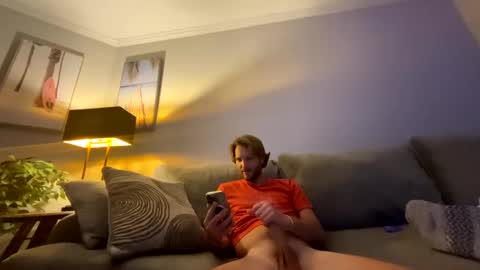 Snapshot of mikeywhite123 chatting on 02/10/25, 08:20 mikeywhite123 online show from 02/10/25, 08:20