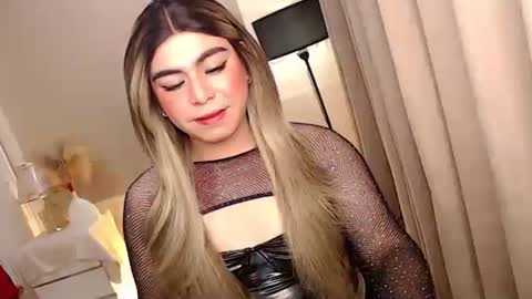 Theresa Luna online show from 10/23/25, 02:00