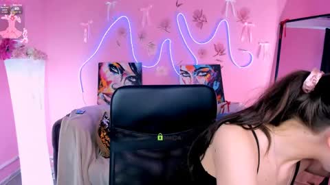 Snapshot of miki_nikki chatting on 05/29/26, 05:49 Miki online show from 05/29/26, 05:49